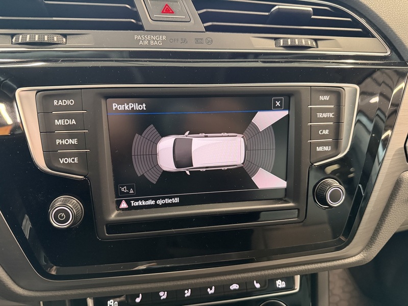 Volkswagen Touran vaihtoauto