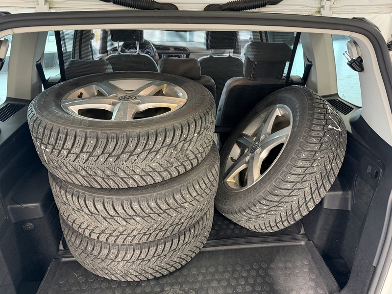 Volkswagen Touran vaihtoauto