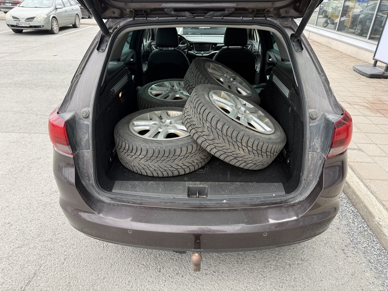 Opel Astra vaihtoauto
