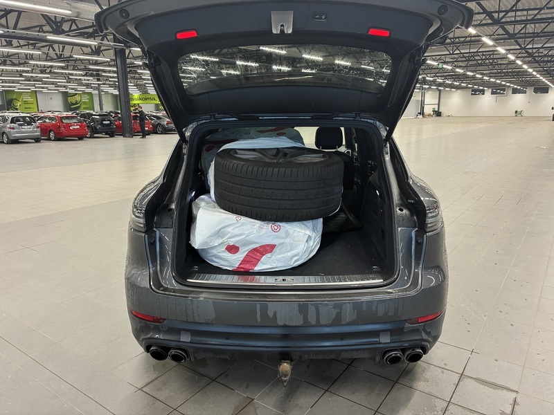 Porsche Cayenne vaihtoauto