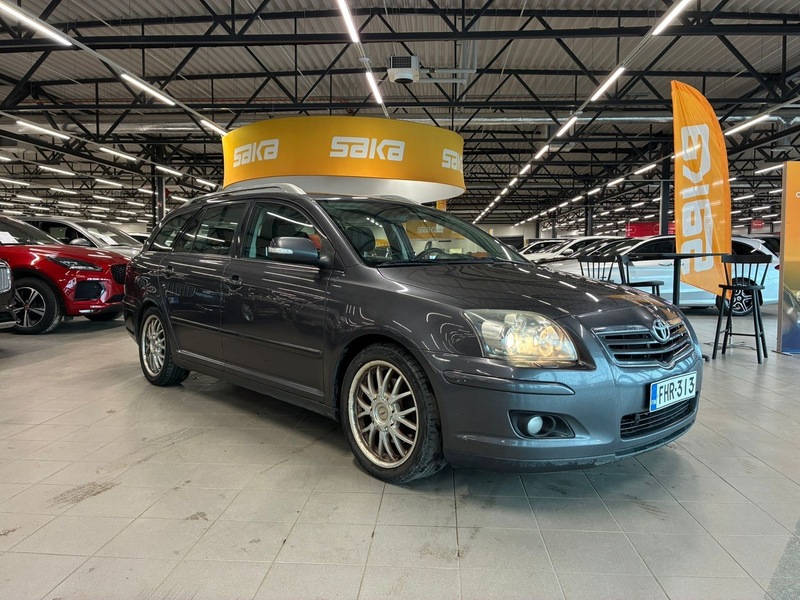 Toyota Avensis vaihtoauto