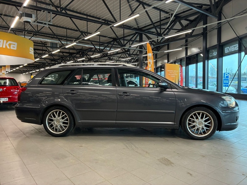 Toyota Avensis vaihtoauto