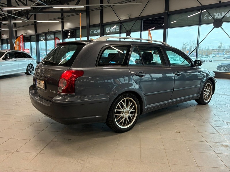 Toyota Avensis vaihtoauto