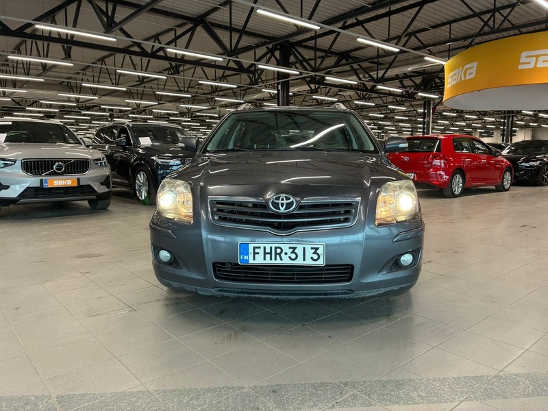 Toyota Avensis vaihtoauto