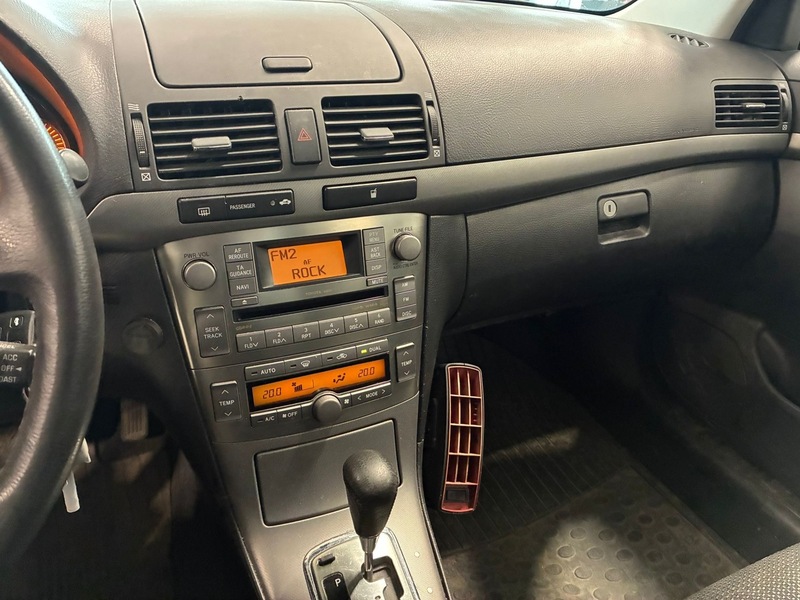 Toyota Avensis vaihtoauto