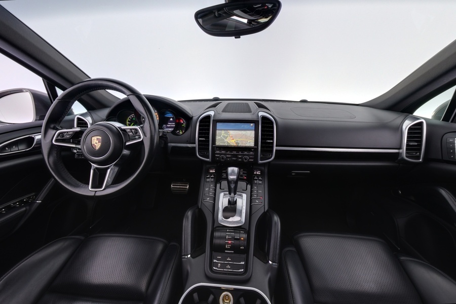 Porsche Cayenne vaihtoauto