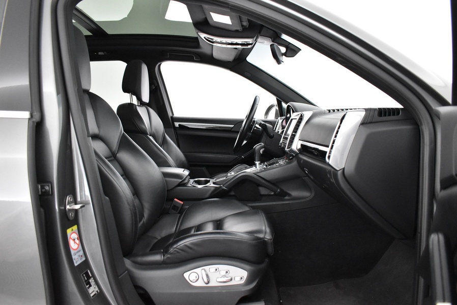 Porsche Cayenne vaihtoauto