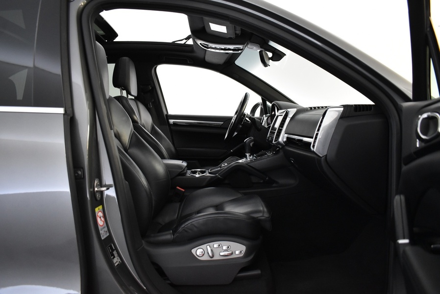 Porsche Cayenne vaihtoauto