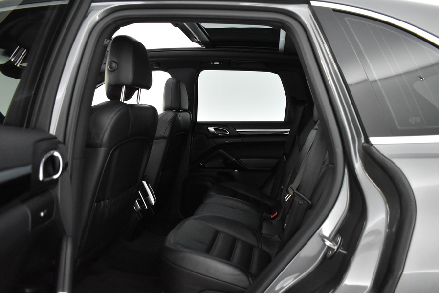 Porsche Cayenne vaihtoauto