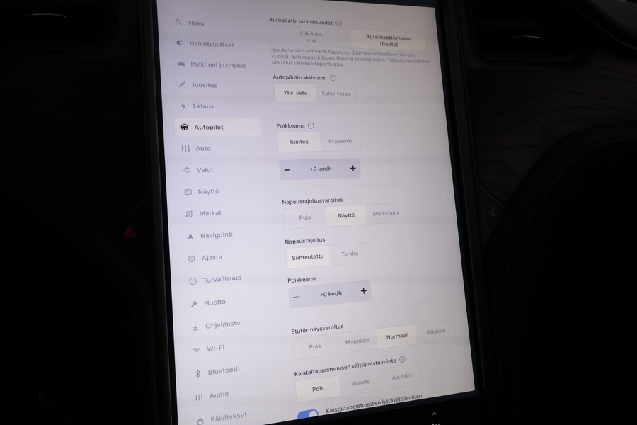 Tesla Model S vaihtoauto