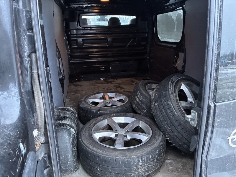 Opel Vivaro vaihtoauto