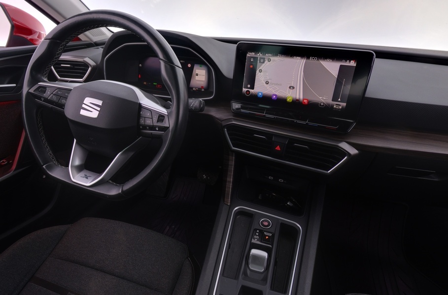 SEAT Leon Sportstourer vaihtoauto