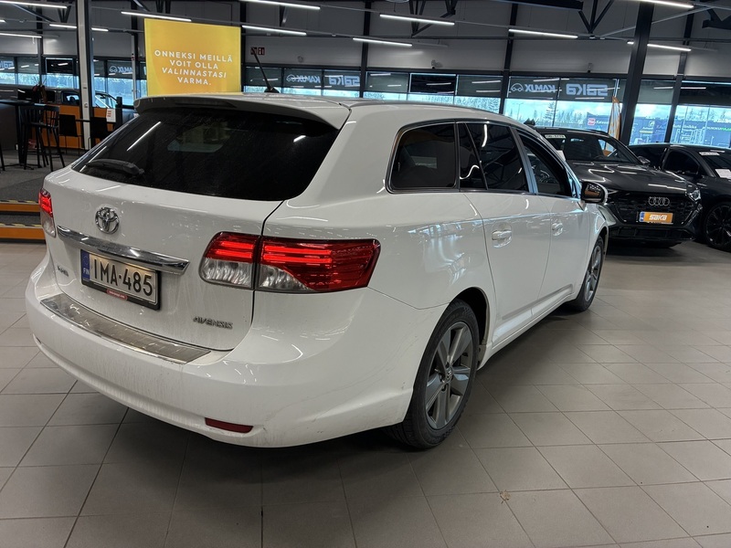 Toyota Avensis vaihtoauto