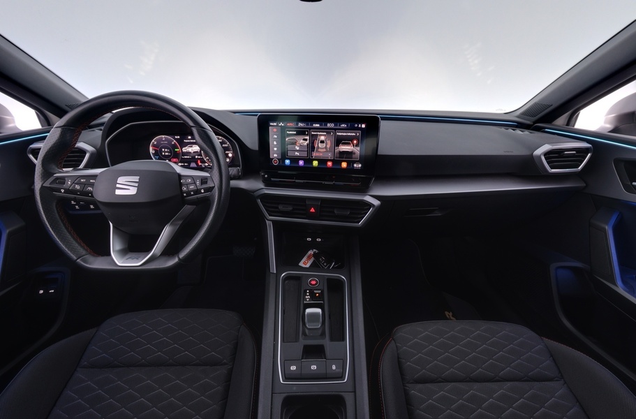 SEAT Leon Sportstourer vaihtoauto