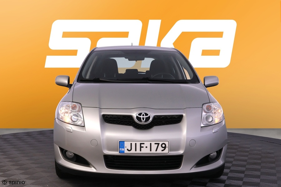 Toyota Auris vaihtoauto