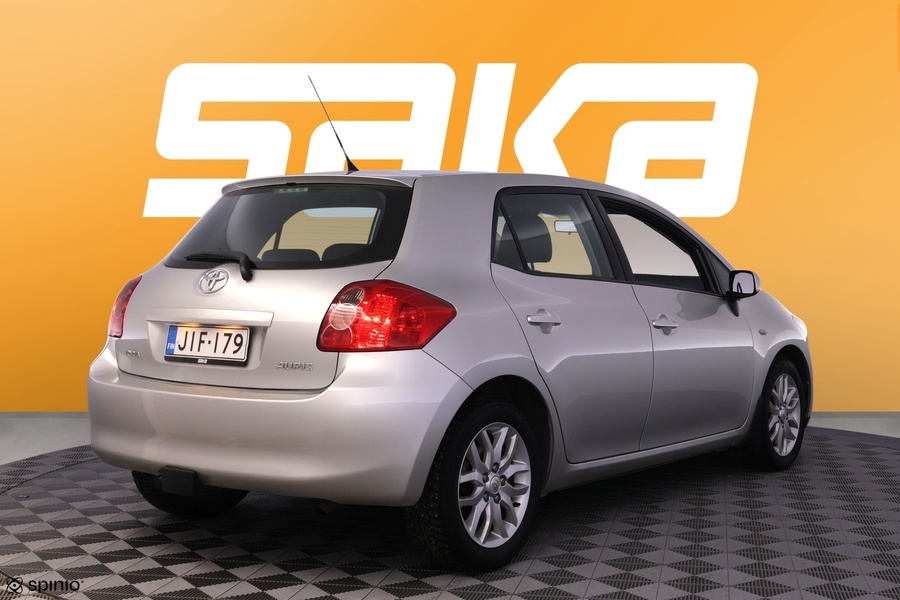 Toyota Auris vaihtoauto