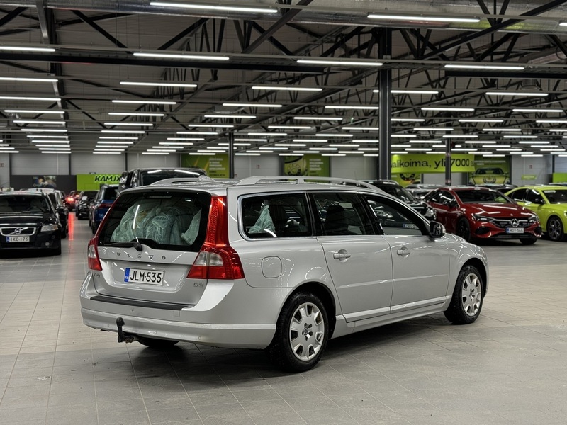 Volvo V70 vaihtoauto