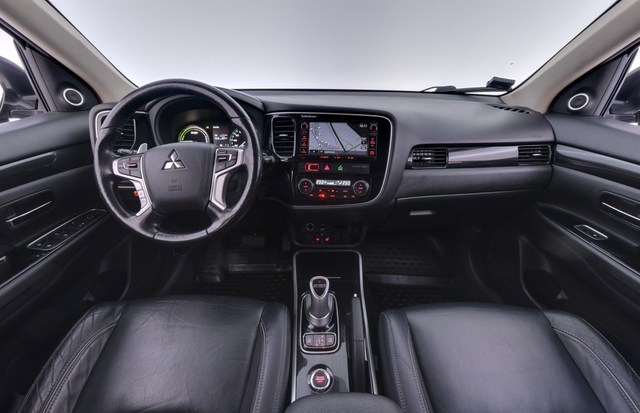 Mitsubishi Outlander PHEV vaihtoauto