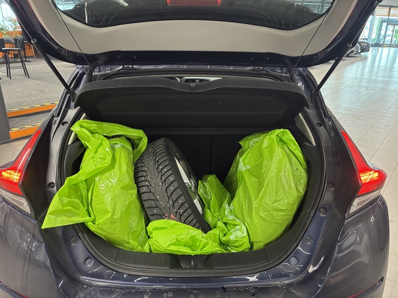 Nissan Leaf vaihtoauto