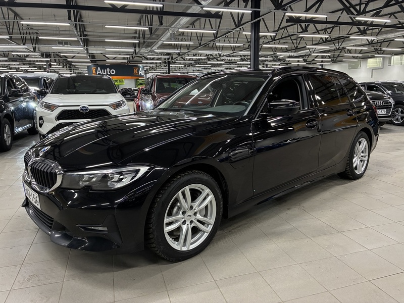 BMW 330 vaihtoauto