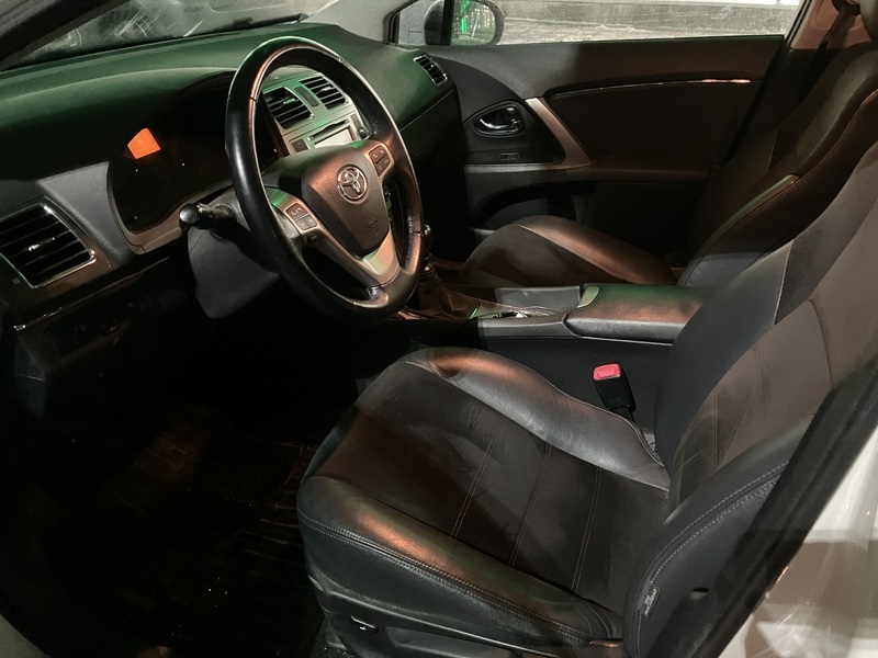 Toyota Avensis vaihtoauto