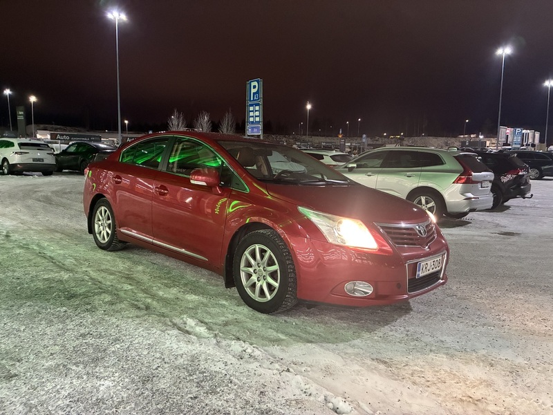 Toyota Avensis vaihtoauto