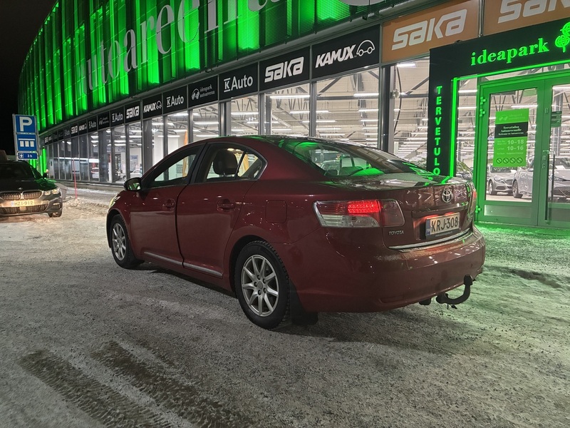 Toyota Avensis vaihtoauto