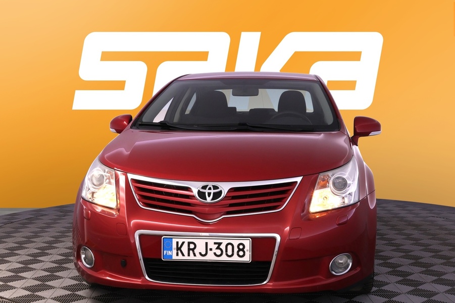 Toyota Avensis vaihtoauto