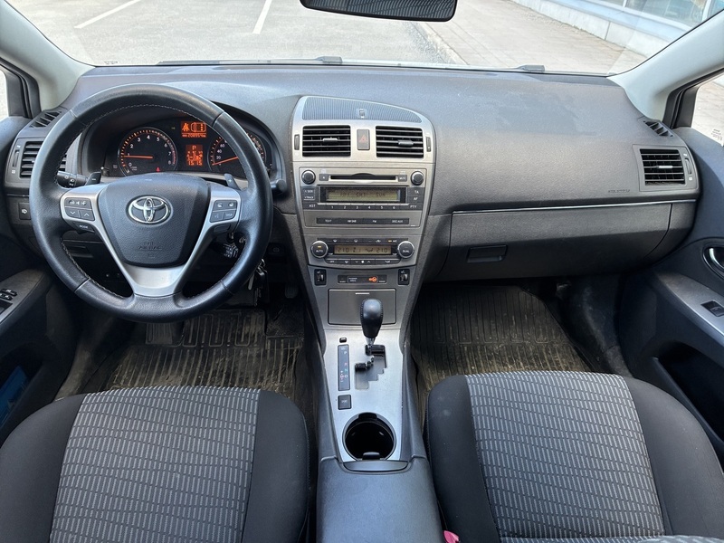 Toyota Avensis vaihtoauto