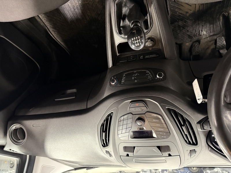 Ford Transit Courier vaihtoauto