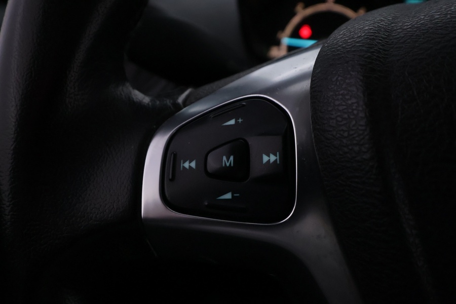 Ford Transit Courier vaihtoauto