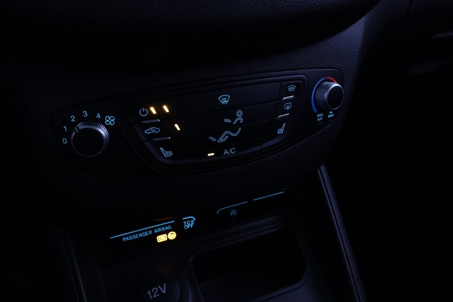 Ford Transit Courier vaihtoauto