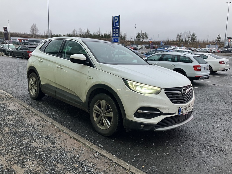 Opel Grandland X vaihtoauto