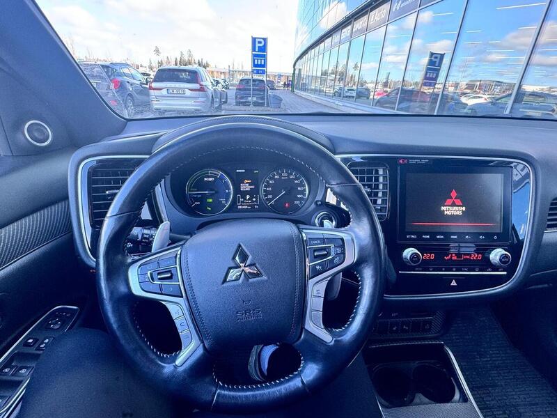 Mitsubishi Outlander PHEV vaihtoauto