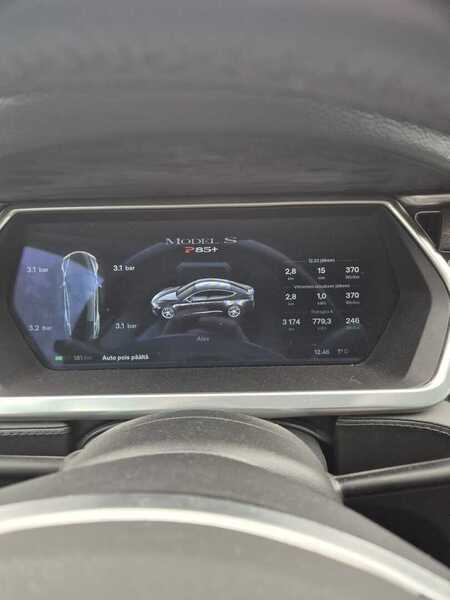 Tesla Model S vaihtoauto