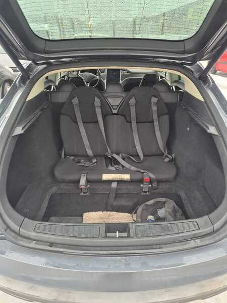 Tesla Model S vaihtoauto