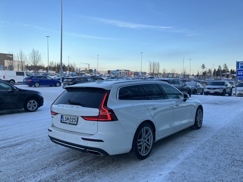 Volvo V60 vaihtoauto
