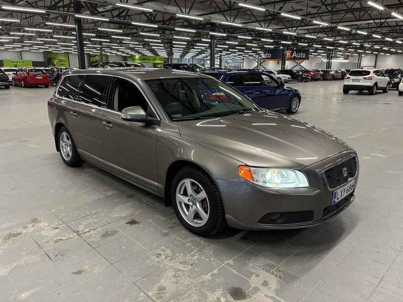 Volvo V70 vaihtoauto