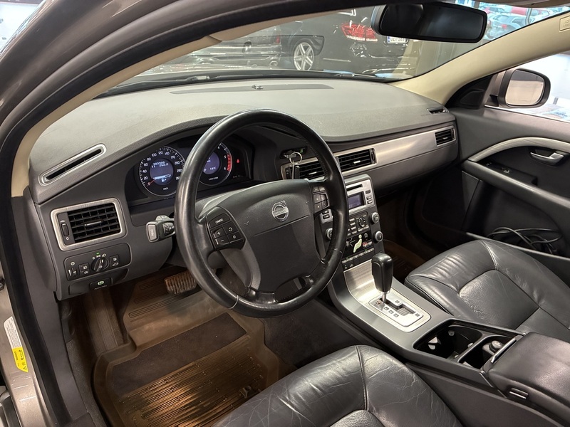 Volvo V70 vaihtoauto