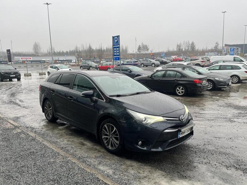 Toyota Avensis vaihtoauto