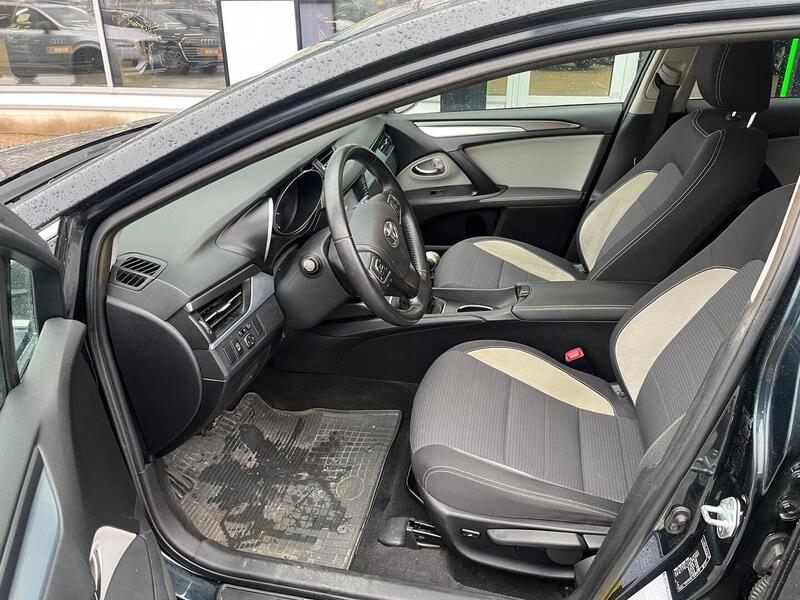 Toyota Avensis vaihtoauto