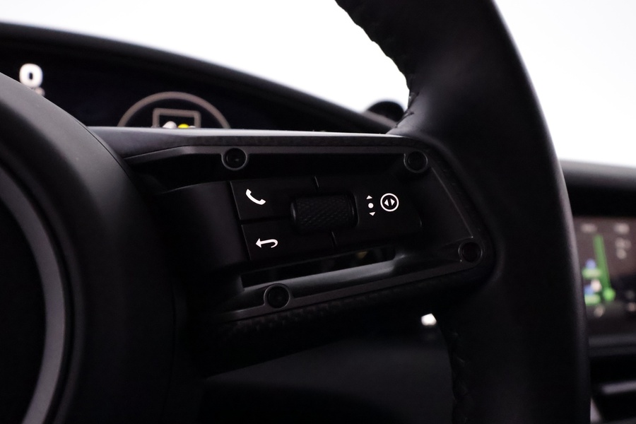 Porsche Taycan vaihtoauto