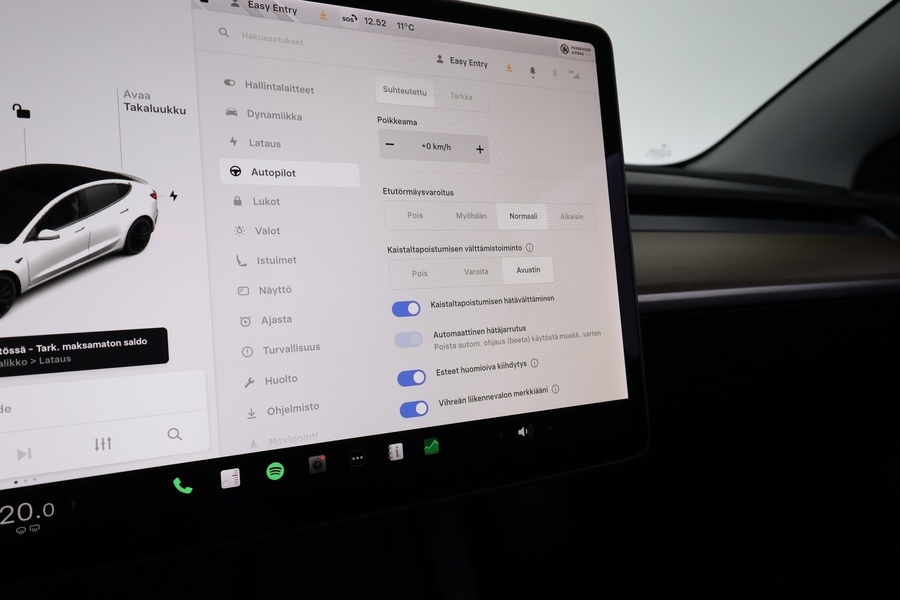 Tesla Model 3 vaihtoauto