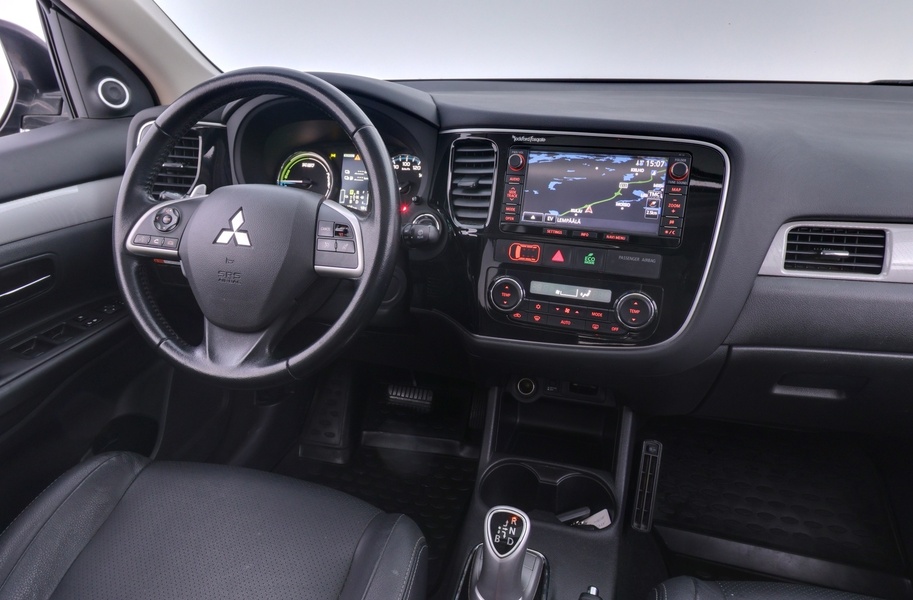 Mitsubishi Outlander PHEV vaihtoauto