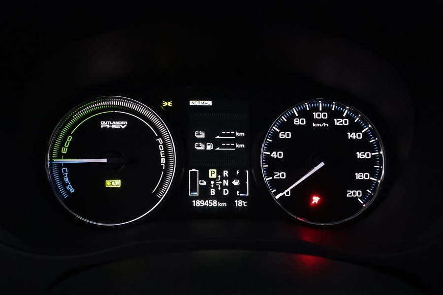 Mitsubishi Outlander PHEV vaihtoauto