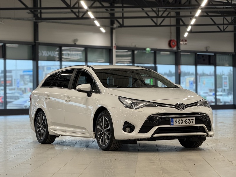 Toyota Avensis vaihtoauto