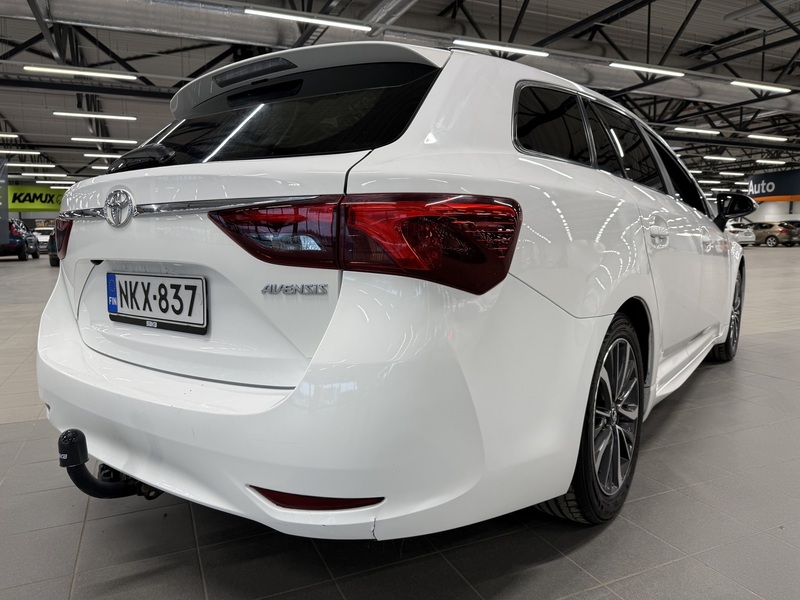 Toyota Avensis vaihtoauto