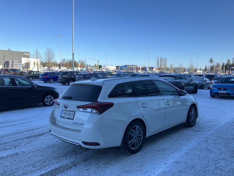 Toyota Auris vaihtoauto