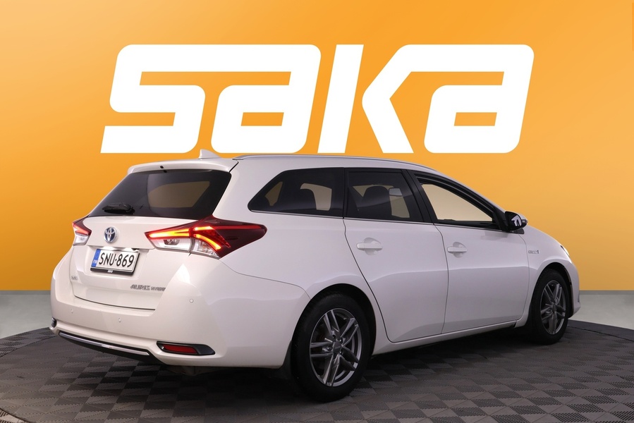 Toyota Auris vaihtoauto