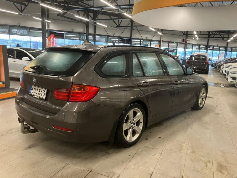 BMW 330 vaihtoauto